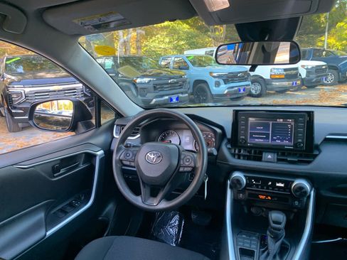 Used 2022 Toyota RAV4 LE image 37