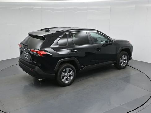Used 2022 Toyota RAV4 LE AWD/4WD image 40