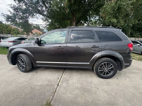 Used 2018 Dodge Journey SE w/ Popular Equipment Group FWD image 9