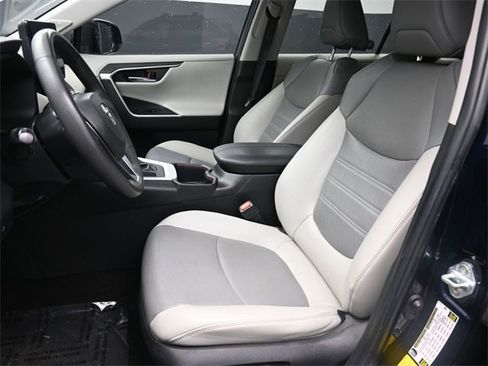 Used 2023 Toyota RAV4 Limited image 10