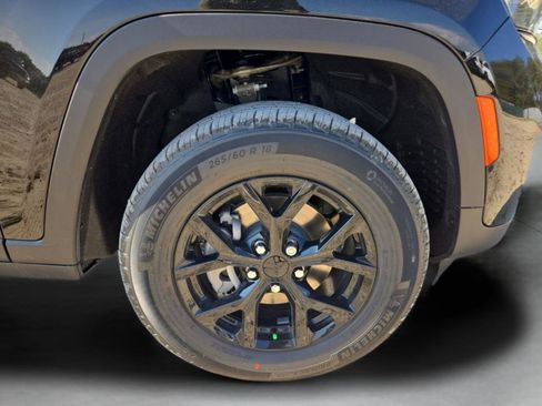 New 2025 Jeep Grand Cherokee Altitude RWD image 32
