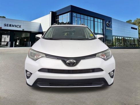 Used 2018 Toyota RAV4 XLE FWD image 7