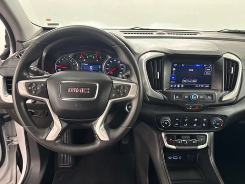 Used 2024 GMC Terrain SLE FWD image 28