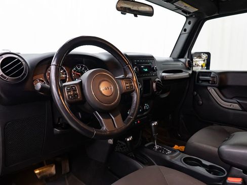 Used 2018 Jeep Wrangler Unlimited Sport w/ Connectivity Group image 20