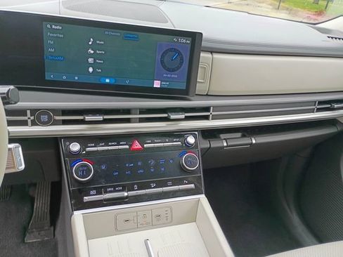 Used 2025 Hyundai Santa Fe SEL image 22