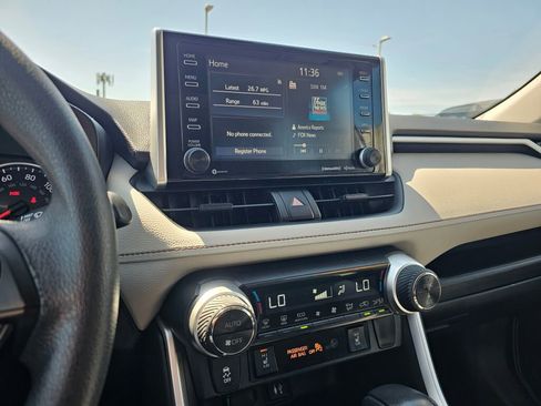 Used 2019 Toyota RAV4 XLE w/ Convenience Package AWD/4WD image 18