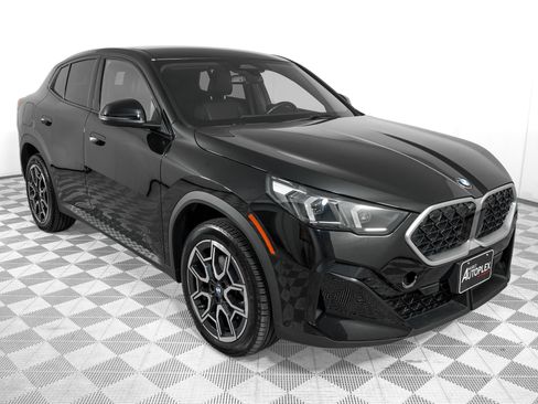 Used 2026 BMW X2 xDrive28i AWD/4WD image 3