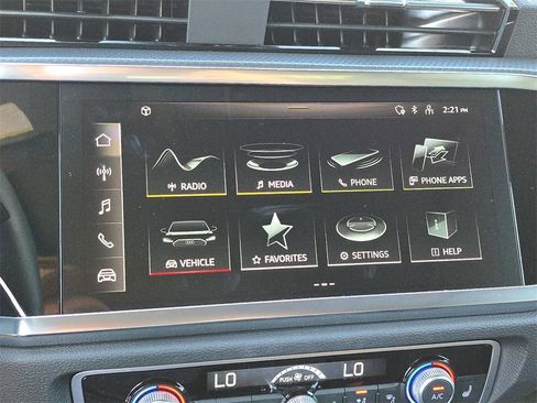 Certified 2025 Audi Q3 2.0T Premium w/ Convenience Package image 24