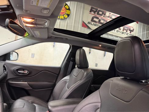 Used 2021 Jeep Cherokee Limited AWD/4WD image 11