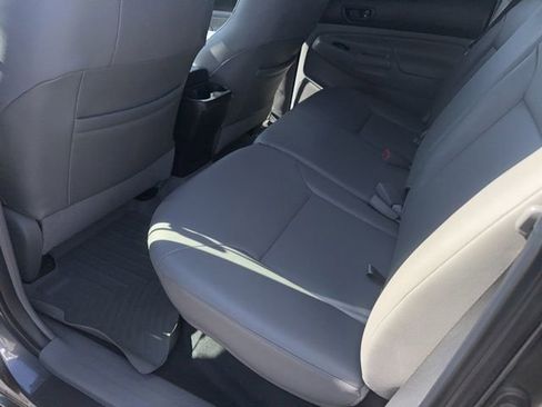 Used 2015 Toyota Tacoma 4x4 Double Cab w/ Limited Package image 13