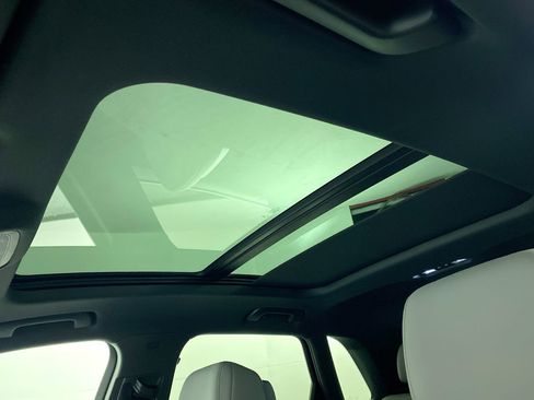 Used 2020 Audi Q3 2.0T Premium Plus w/ Premium Plus Package image 18