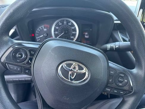 Used 2021 Toyota Corolla LE FWD image 11