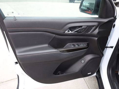 Used 2022 GMC Acadia AT4 w/ Preferred Package AWD/4WD image 10
