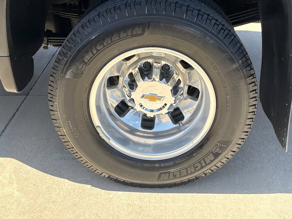 Used 2024 Chevrolet Silverado 3500 High Country w/ High Country Premium Package AWD/4WD image 11