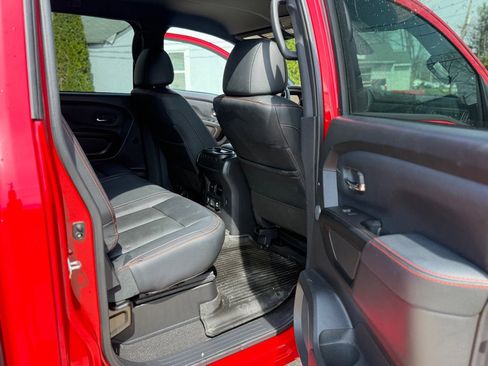 Used 2024 Nissan Titan PRO-4X w/ Pro-4x Convenience Package image 13