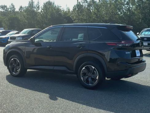 Used 2025 Nissan Rogue SV FWD image 6