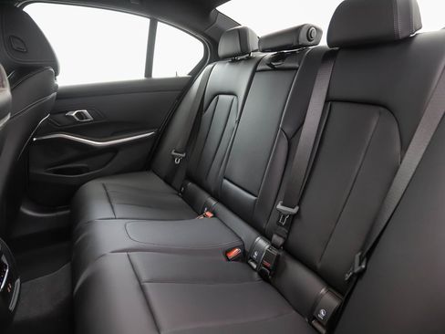 Used 2025 BMW 330i xDrive Sedan w/ Convenience Package image 18