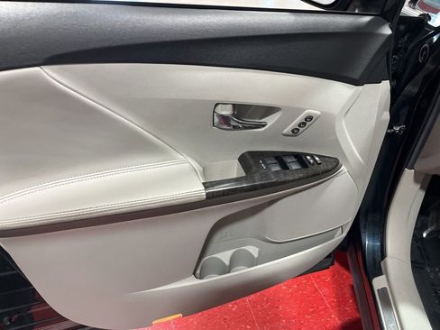 Used 2013 Toyota Venza XLE w/ Tow Prep Pkg image 18