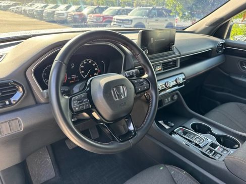 Used 2025 Honda Pilot Sport image 9