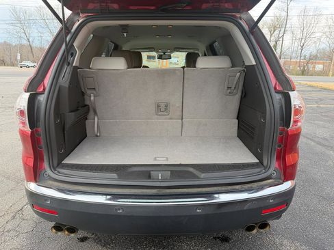 Used 2012 GMC Acadia SLT w/ LPO, 'HIT The Road' Package image 21