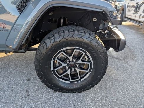 Used 2024 Jeep Wrangler Unlimited Rubicon image 16