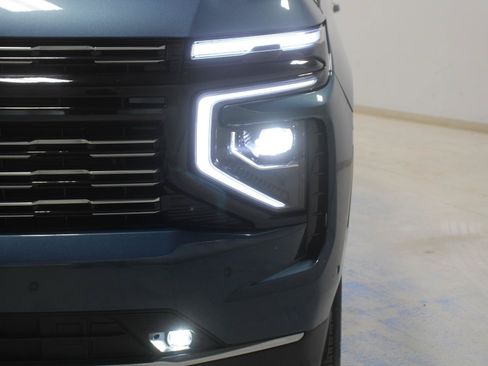 Used 2025 Chevrolet Tahoe High Country AWD/4WD image 34
