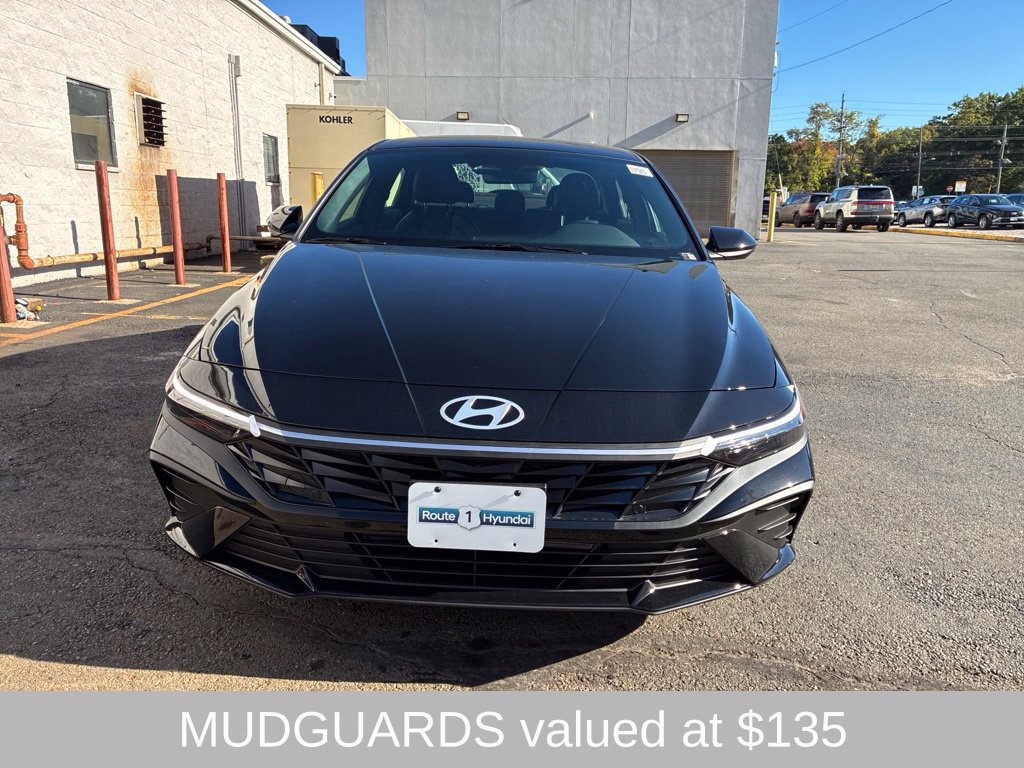 New 2026 Hyundai Elantra SEL Sport FWD image 2