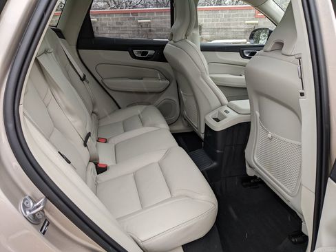 Certified 2025 Volvo XC60 T8 Ultra w/ Climate Package image 25