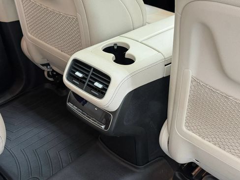 Used 2021 Mercedes-Benz GLS 450 4MATIC image 36