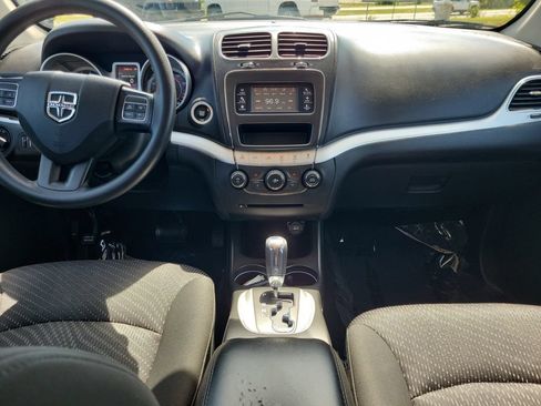 Used 2018 Dodge Journey SE FWD image 12