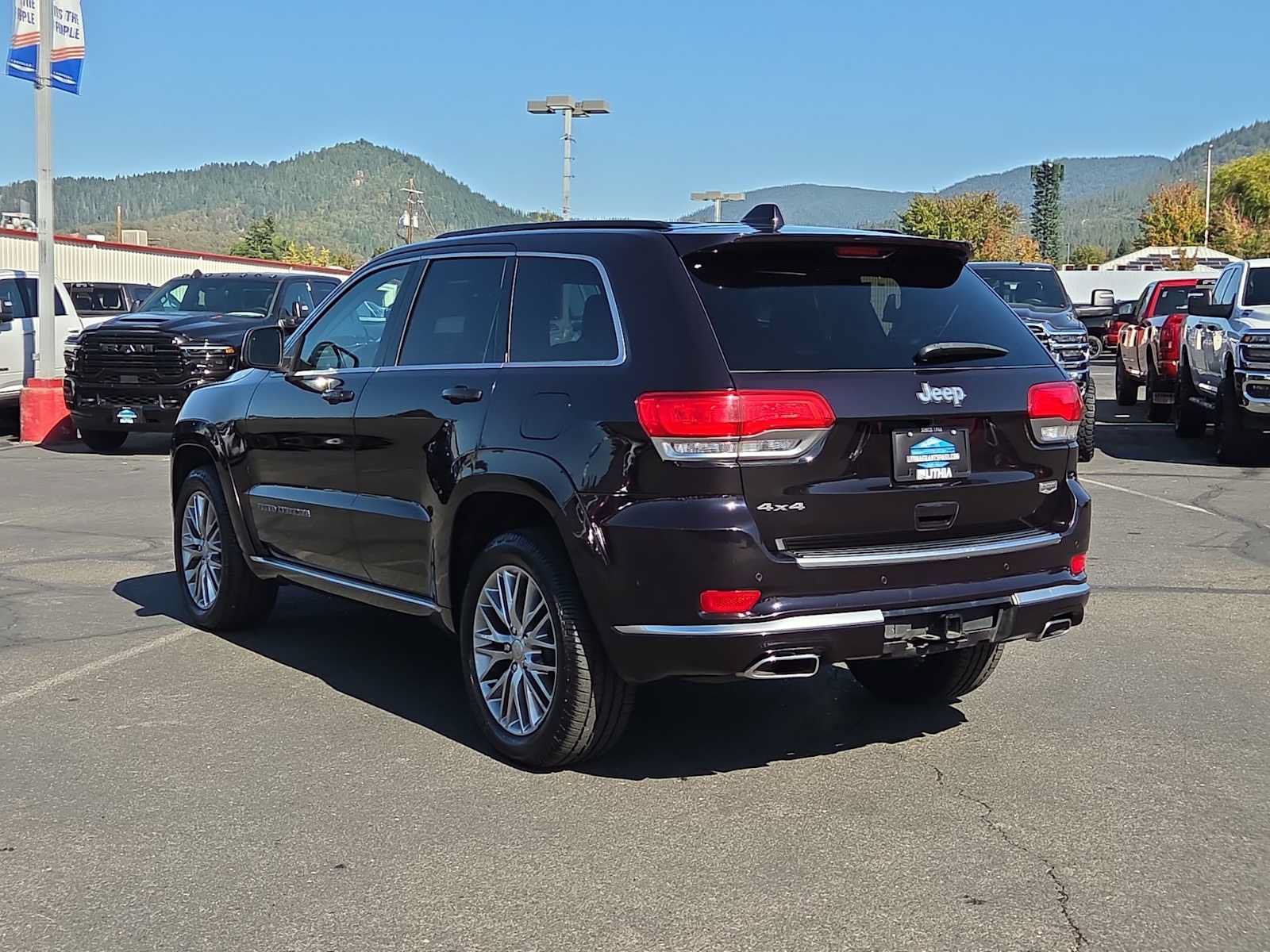 Used 2018 Jeep Grand Cherokee Summit w/ Platinum Series Group AWD/4WD image 12