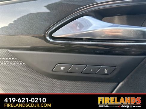 Used 2025 Buick Envision Preferred image 25