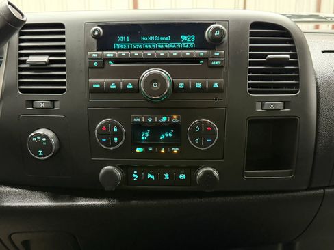 Used 2011 Chevrolet Silverado 2500 LT w/ Interior Plus Package image 22