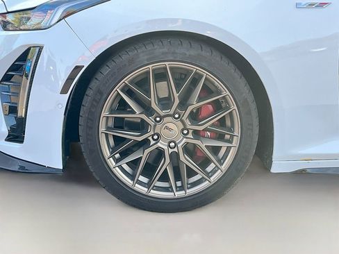 Used 2023 Cadillac CT5 V w/ Platinum Package RWD image 33