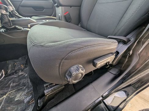 Used 2023 Jeep Wrangler Sahara image 16