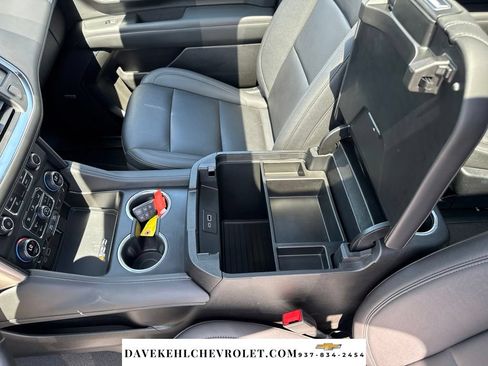 Used 2023 Chevrolet Tahoe Z71 w/ Luxury Package AWD/4WD image 22