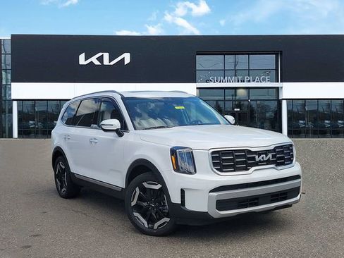 Certified 2024 Kia Telluride S w/ S Sunroof Package AWD/4WD image 1