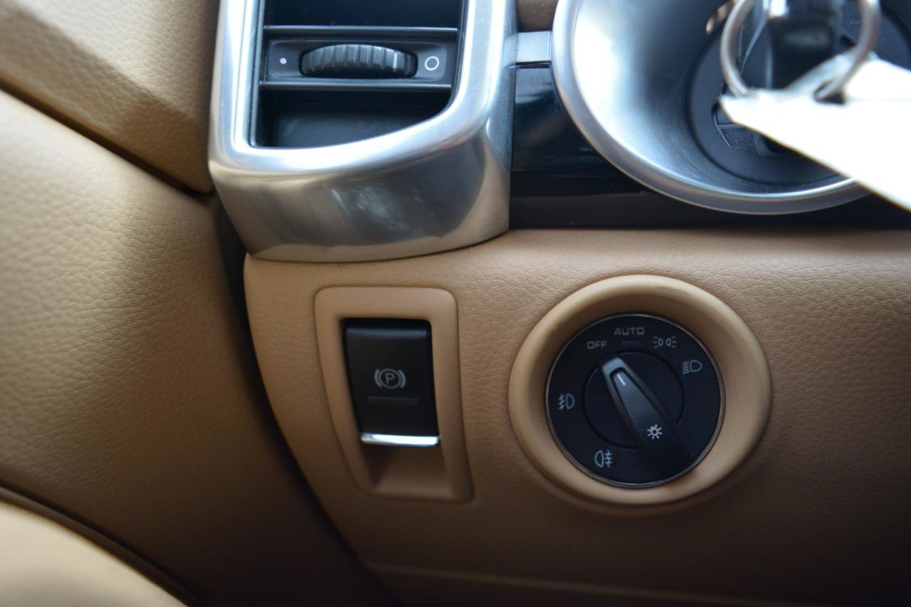 Used 2013 Porsche Cayenne AWD/4WD image 29