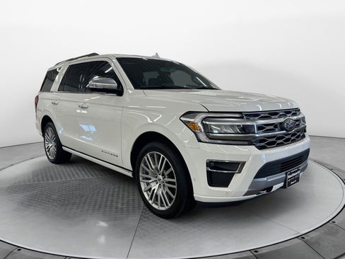 Used 2022 Ford Expedition Platinum image 4