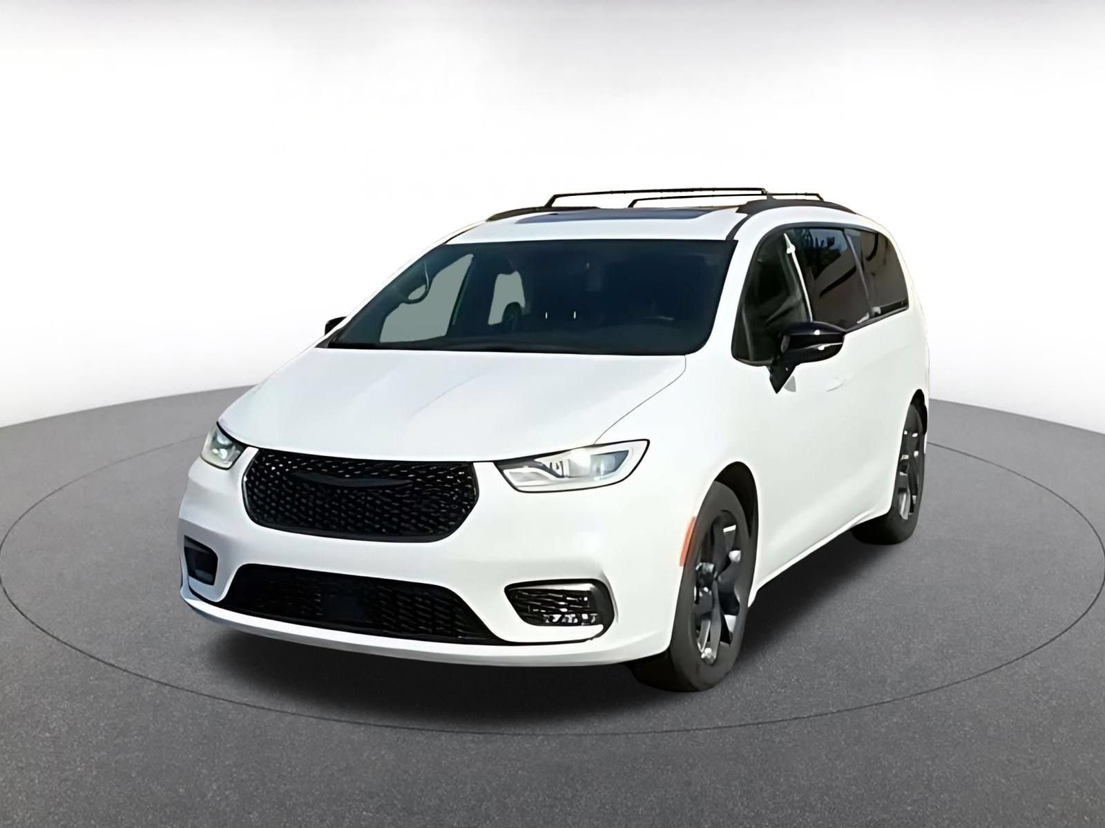 Used 2025 Chrysler Pacifica Limited FWD image 6