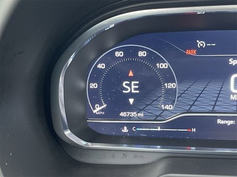 Used 2023 GMC Yukon XL SLT w/ SLT Luxury Package image 12