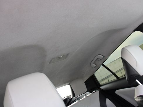 Used 2018 Toyota Prius Prime Advanced image 20