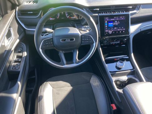 Certified 2024 Jeep Grand Cherokee L Altitude image 19