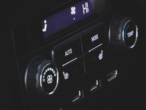 Used 2019 GMC Yukon Denali w/ Denali Ultimate Package image 3