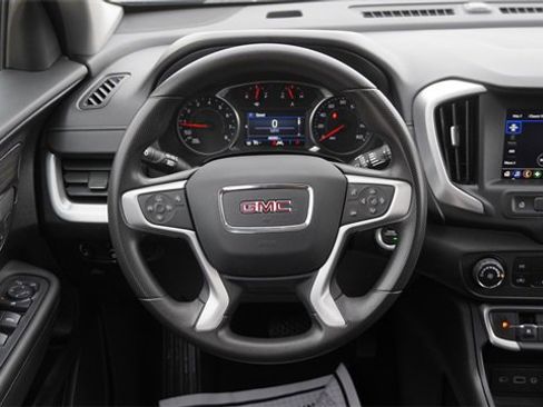 Used 2024 GMC Terrain SLE image 16