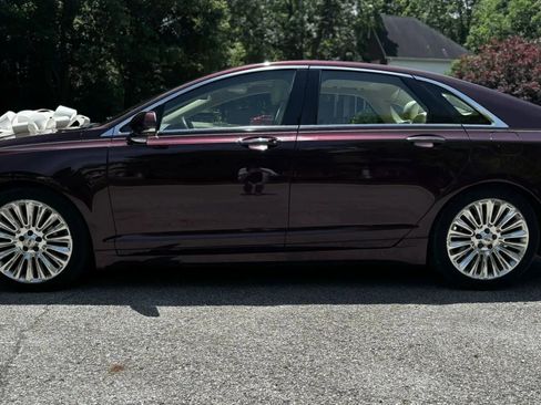 Used 2013 Lincoln MKZ FWD image 4
