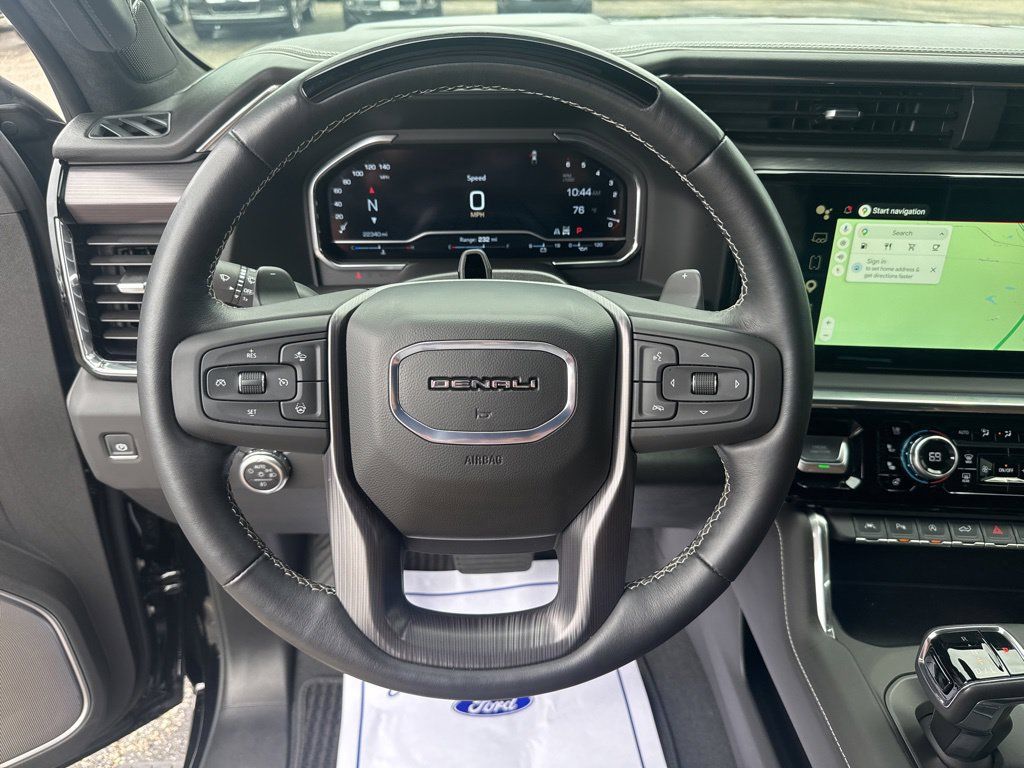 Used 2025 GMC Sierra 1500 Denali Ultimate AWD/4WD image 4