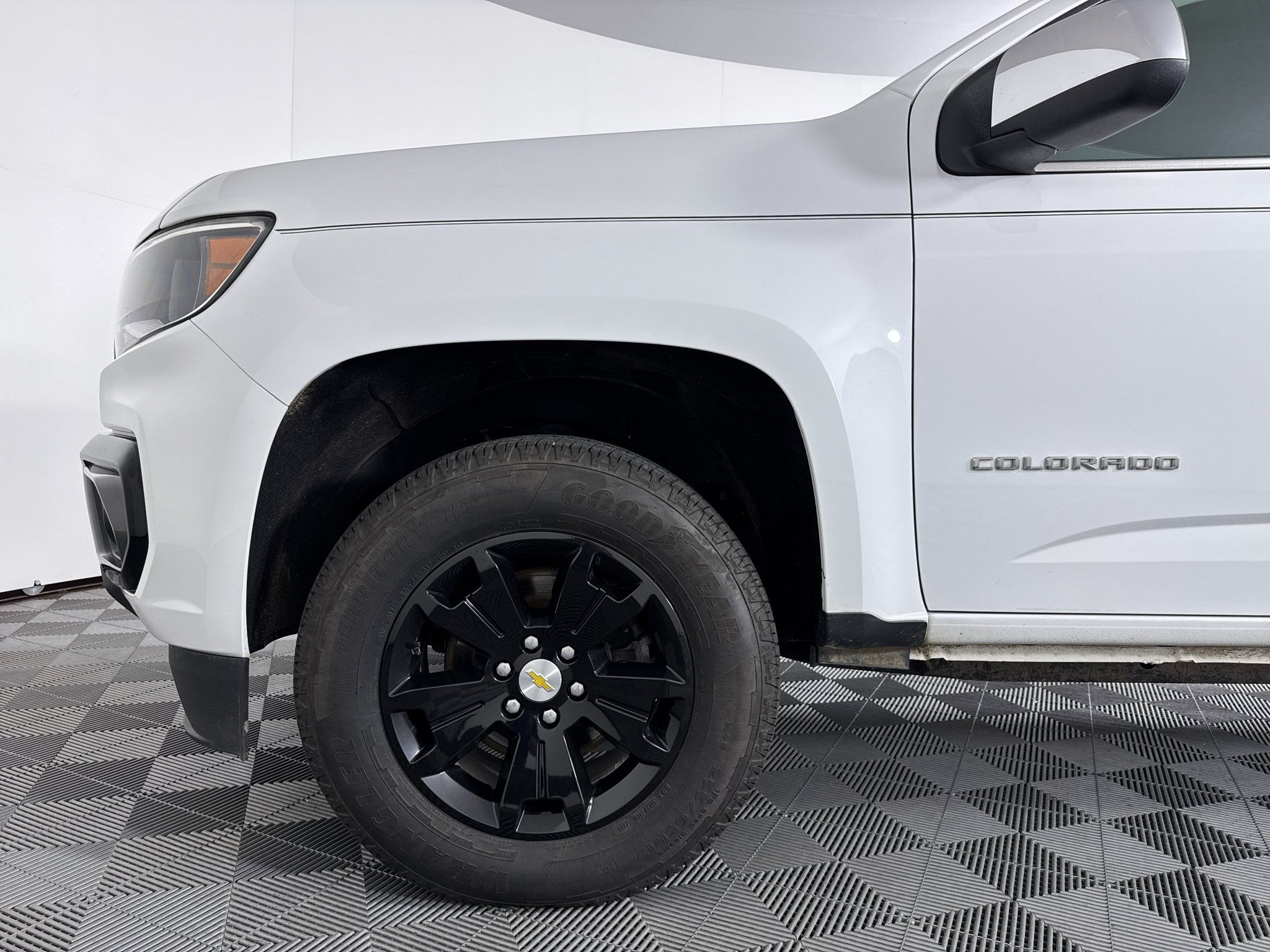 Used 2021 Chevrolet Colorado LT w/ LT Convenience Package AWD/4WD image 17