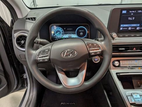 Used 2023 Hyundai Kona SE w/ Cargo Package image 16