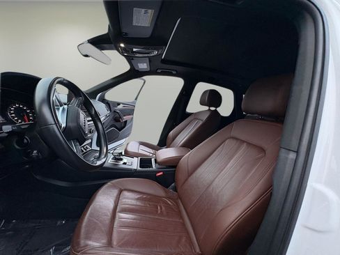 Used 2019 Audi Q5 2.0T Premium w/ Convenience Package image 11